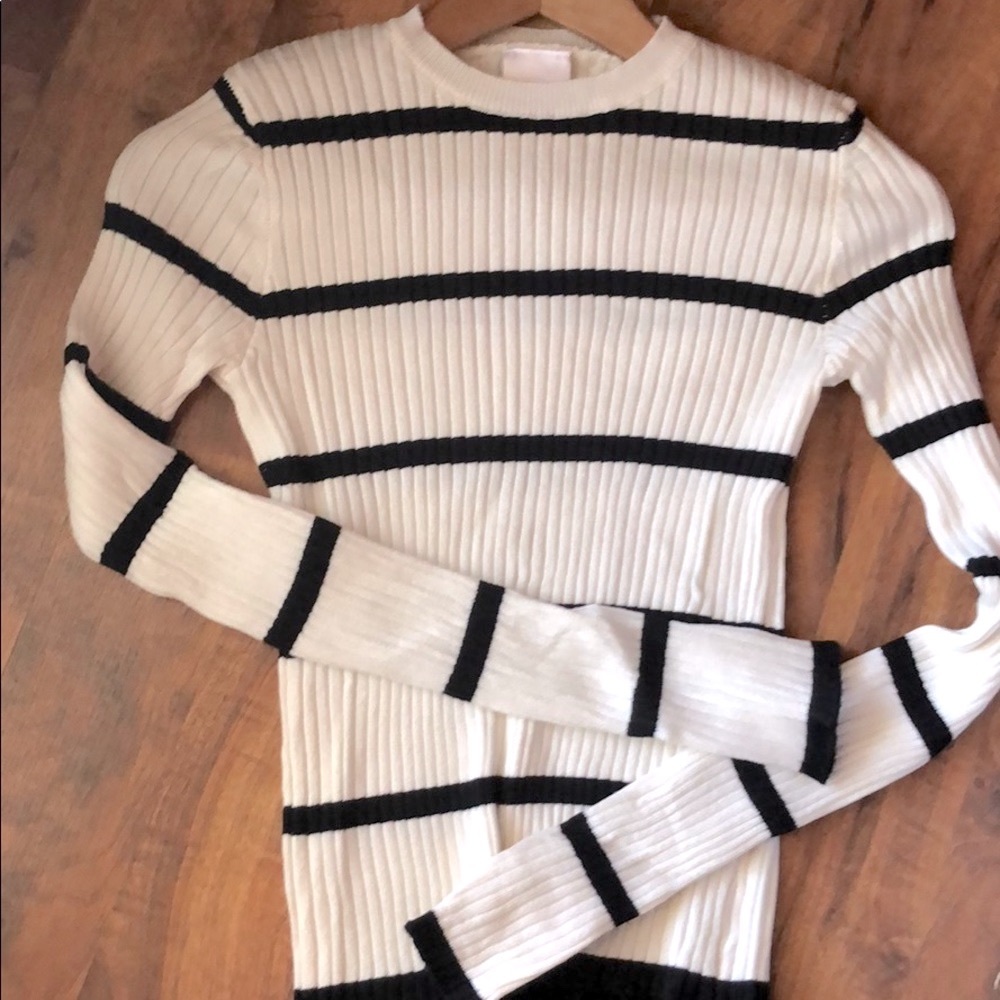 🧨Bomb Sale Ends Sunday 🧨 Cotton Striped Ribbed Knit Henley - Picture 6 of 8